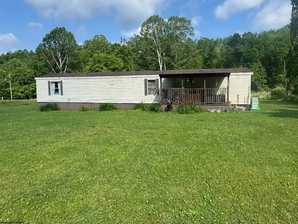 2068 Glady Fork, Weston, WV 26452
