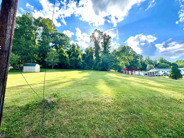 446 Deegan Lake Drive, Bridgeport, WV 26330