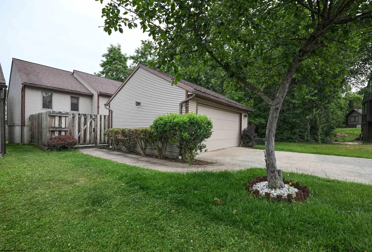 19 Oak Court, Morgantown, WV 26505 - #1
