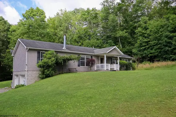 310 Auburn Hills Drive, Bruceton Mills, WV 26525