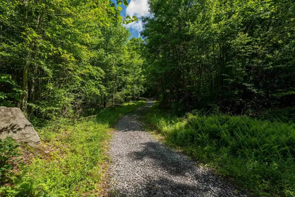3091B Pleasantdale Road, Kingwood, WV 26537