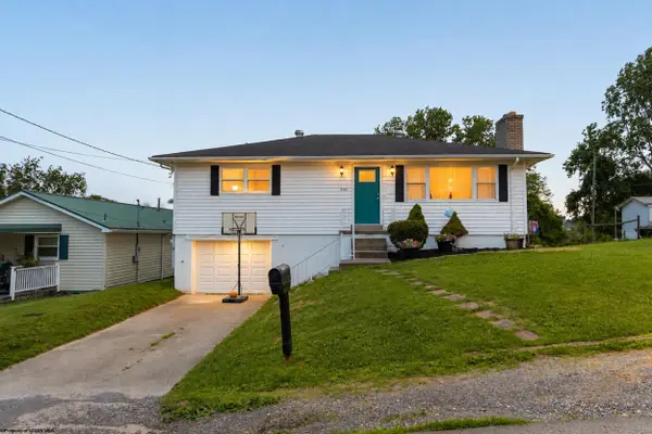 406 Grand Avenue, Bridgeport, WV 26330