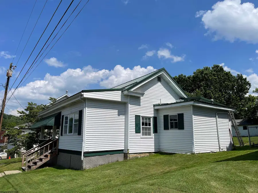 608 COLLEGE Street, Barrackville, WV 26559 - #3