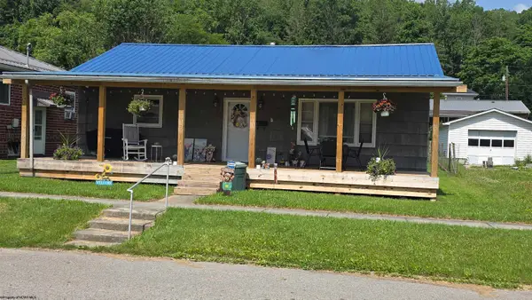 361 MAPLE Avenue, Philippi, WV 26416