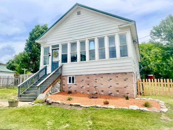 305 Second Street, Terra Alta, WV 26764
