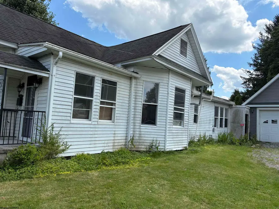 25 Pinnell Street, Buckhannon, WV 26201-2260 - #2