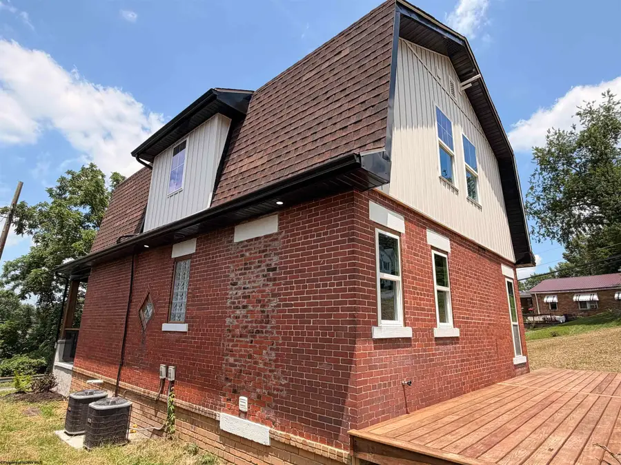 915 Boulevard Avenue, Fairmont, WV 26554 - #3
