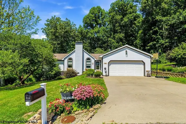 83 Oakridge Drive, Mount Clare, WV 26408