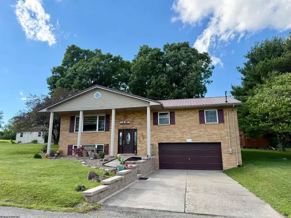 307 Meadow View Drive, Arthurdale, WV 26520