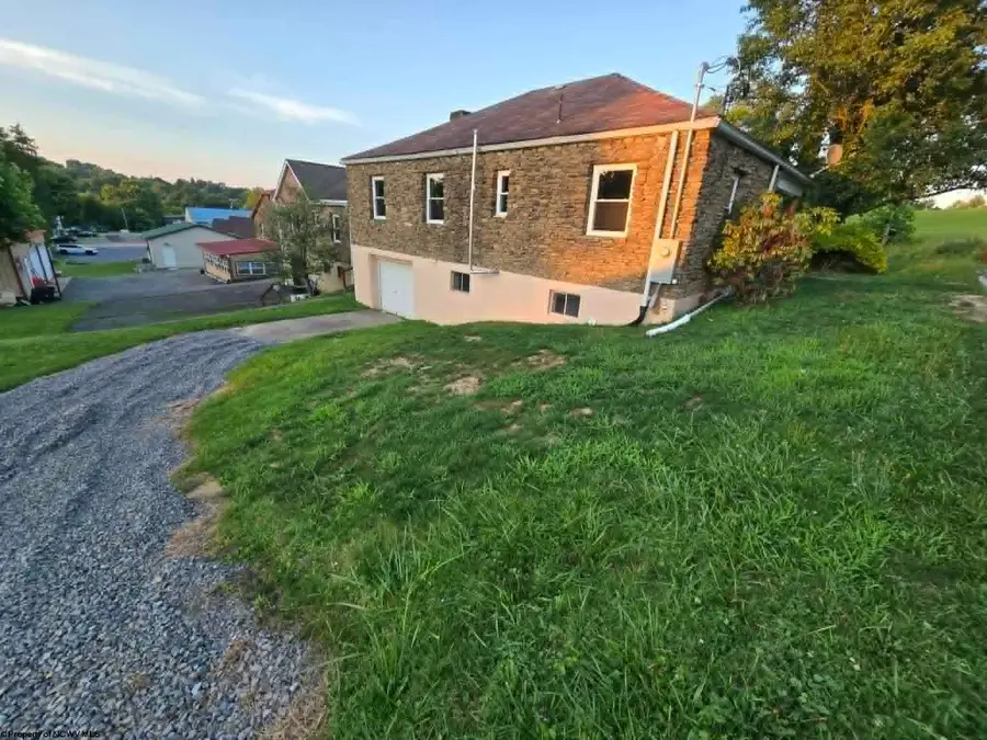 1529 Fairmont Avenue, Fairmont, WV 26554 - #3