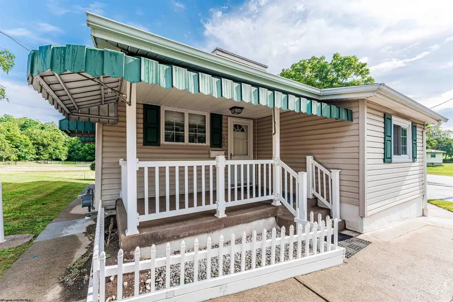623 E Church Avenue, Masontown, PA 15461 - #2