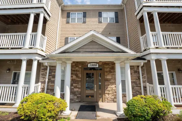 1817 Suncrest Village, Morgantown, WV 26505