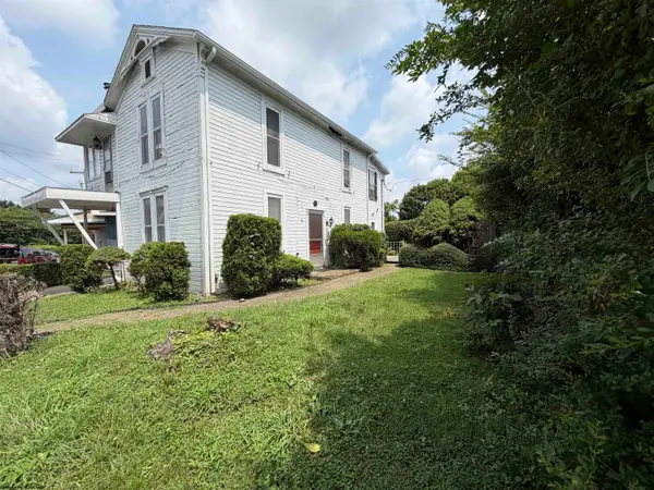 58 Smithfield Street, Buckhannon, WV 26201