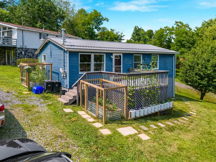 62 W Fifth Street, Westover, WV 26501 - #2