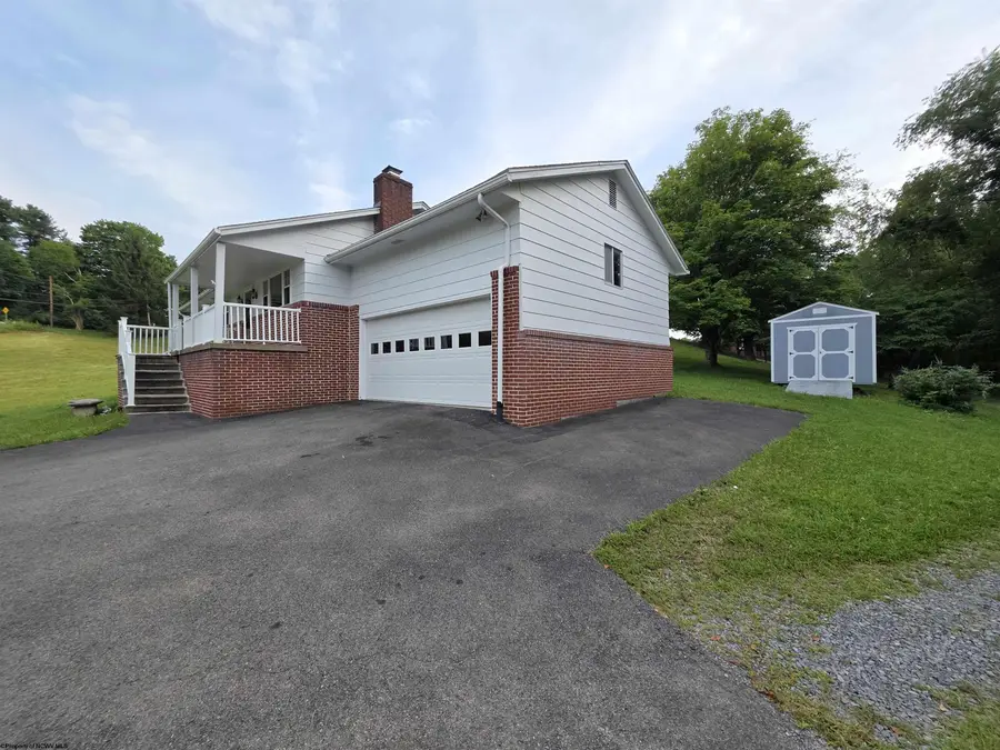 3322 Fairmont Avenue, Fairmont, WV 26554 - #3