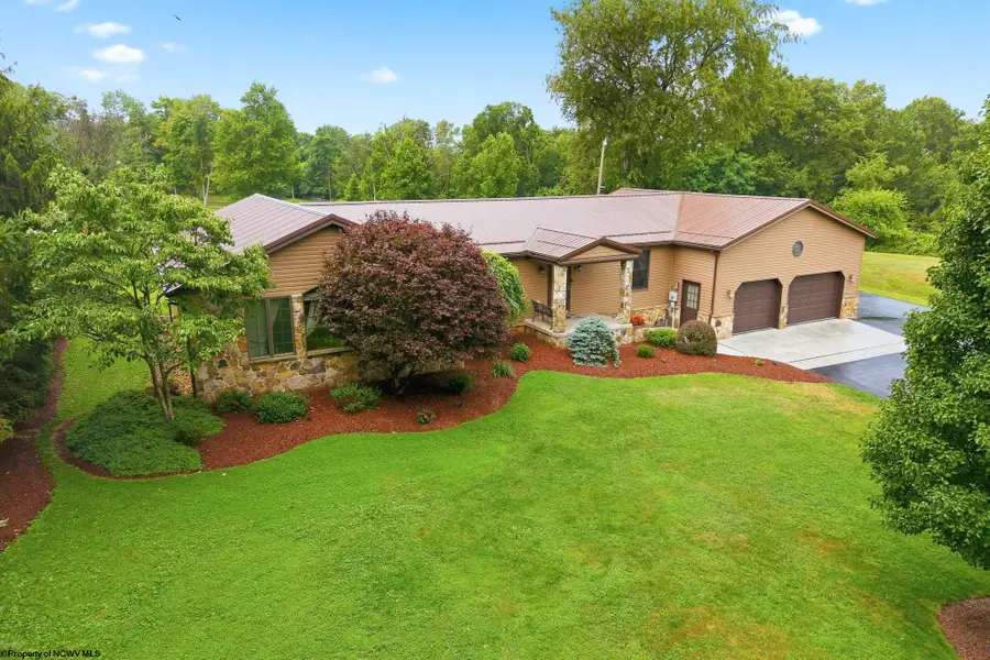 22 Cave Street, Fairchance, PA 15436 - #3