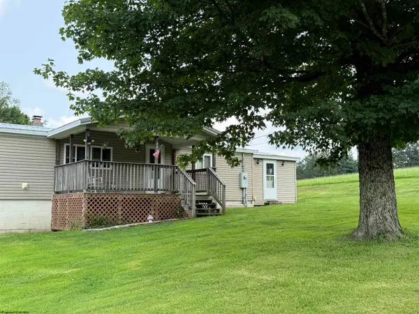 289 Pleasant Valley Drive, Reedsville, WV 26547