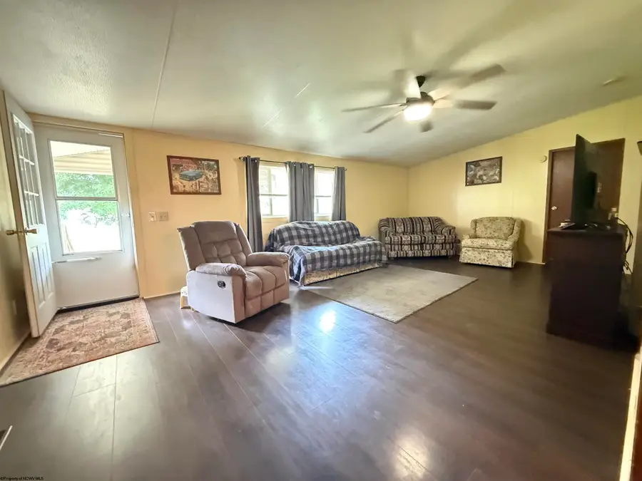 289 Pleasant Valley Drive, Reedsville, WV 26547 - #3