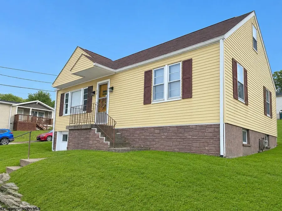 210 Poolside Drive, Mannington, WV 26582 - #3