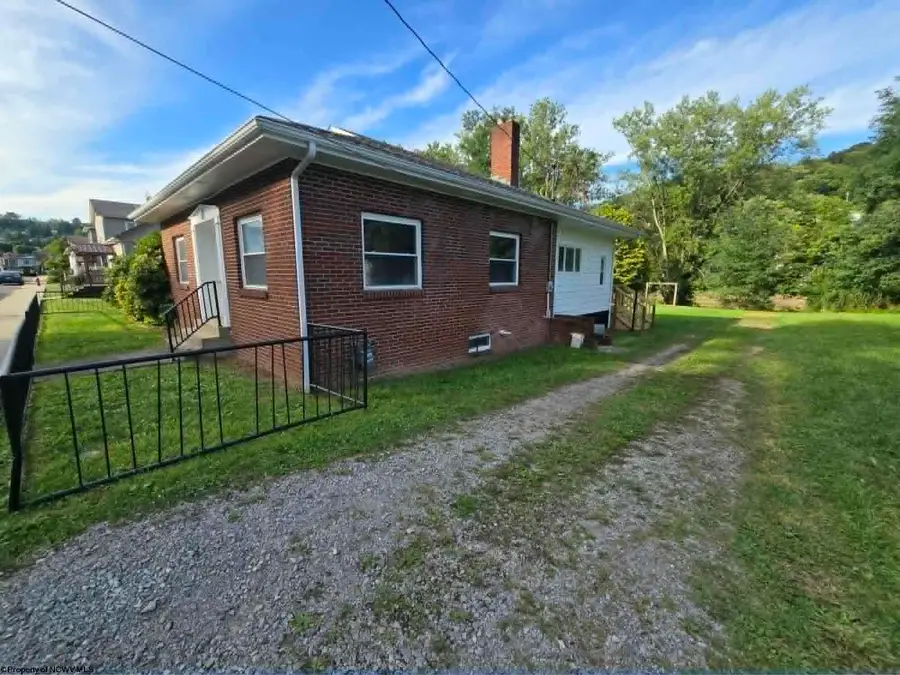 331 Maple Avenue, Grafton, WV 26354 - #3