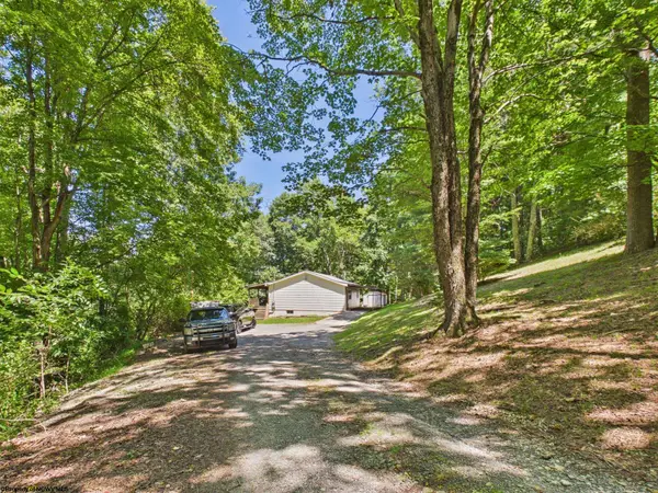 365 Shumaker Road, Buckhannon, WV 26201