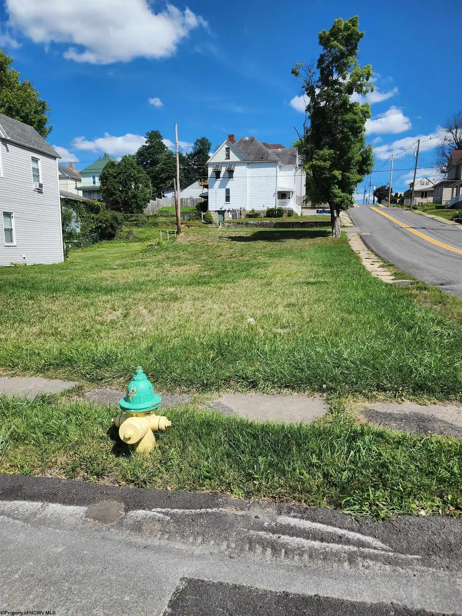 609 7th Street, Fairmont, WV 26554 - #3