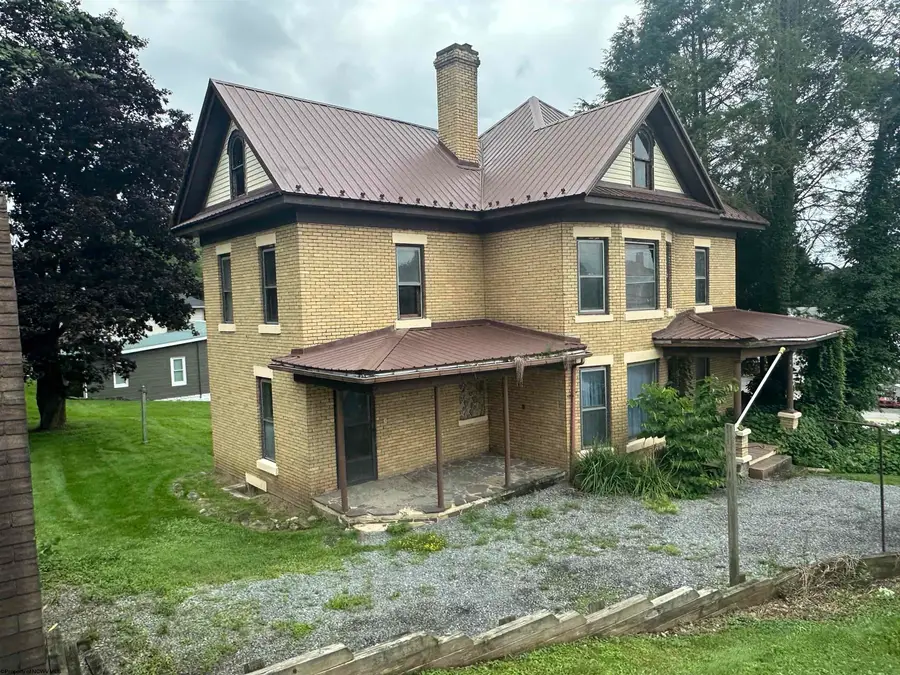 124 E Main Street, Kingwood, WV 26537 - #2