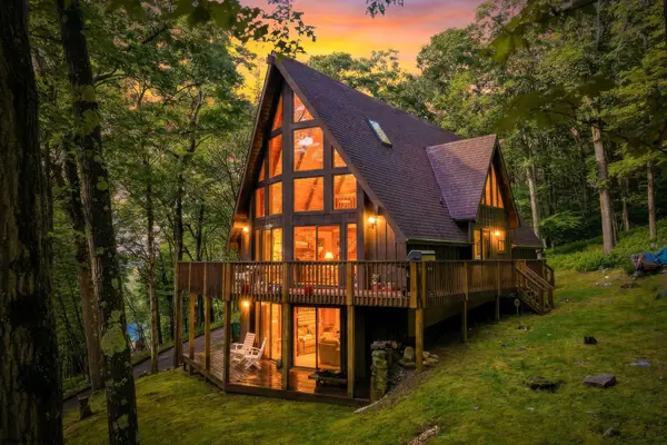 332 Daisy Drive, Terra Alta, WV 26764