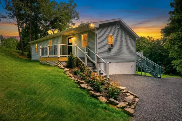 184 WARM HOLLOW Road, Morgantown, WV 26508