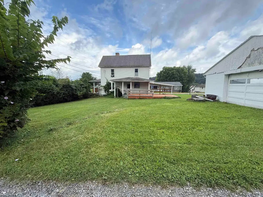 301 Seneca Street, Westover, WV 26501 - #3