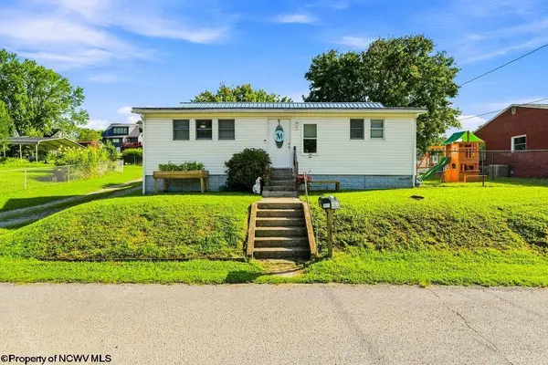 412 Charles Street, Glenville, WV 26351