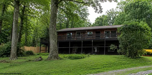 2467 Cuzzart Road, Bruceton Mills, WV 25625