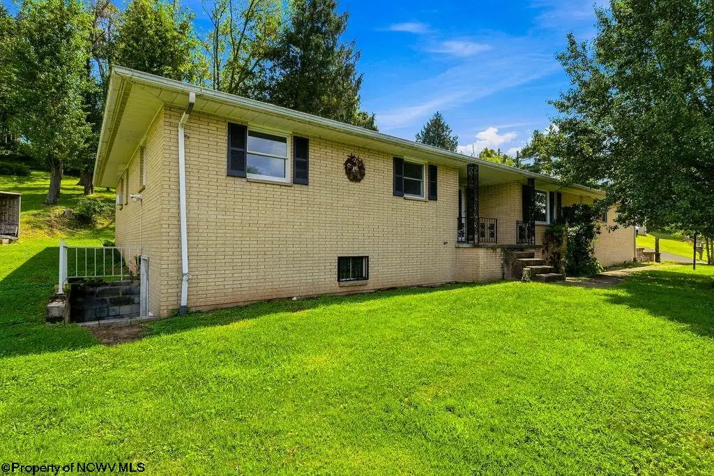 30 Cleveland Avenue, Clarksburg, WV 26301 - #1