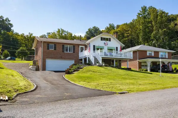 1072 Maple Lake Road, Bridgeport, WV 26330