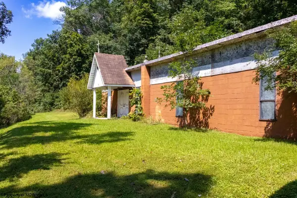 27785 Mountaineer Highway, Hundred, WV 26575