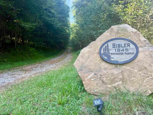 1845 W WhiteWater Parkway, Bruceton Mills, WV 26525