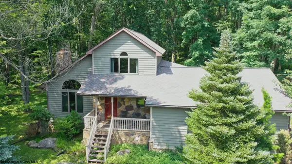 17 Goldfinch Lane, Terra Alta, WV 26764