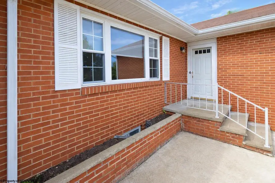 129 Lexington Avenue, Westover, WV 26501 - #2