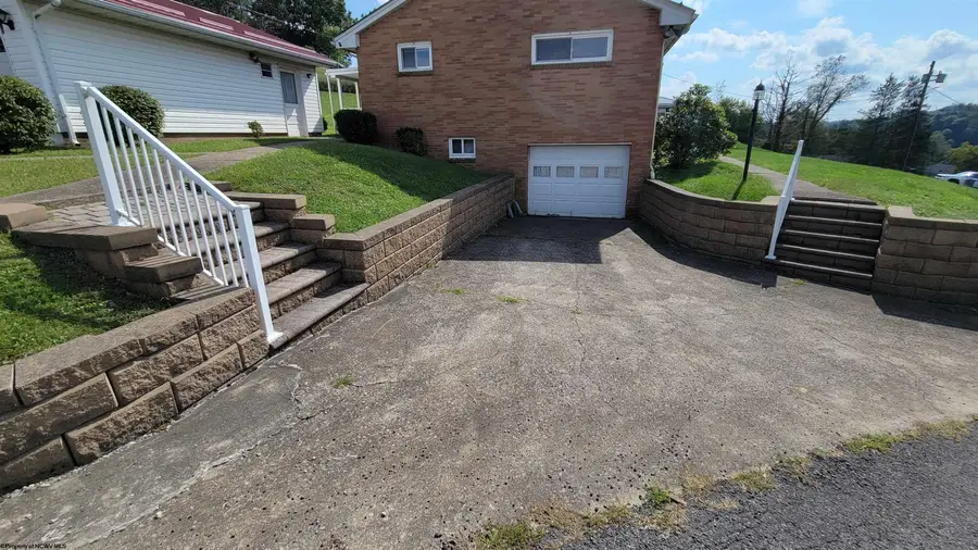 2218 Linn Ann Drive, Fairmont, WV 26554 - #2