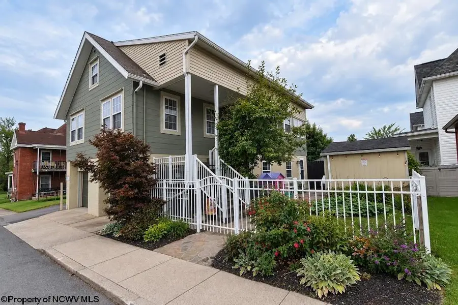 102 Dearborn Street, Fairmont, WV 26554 - #2
