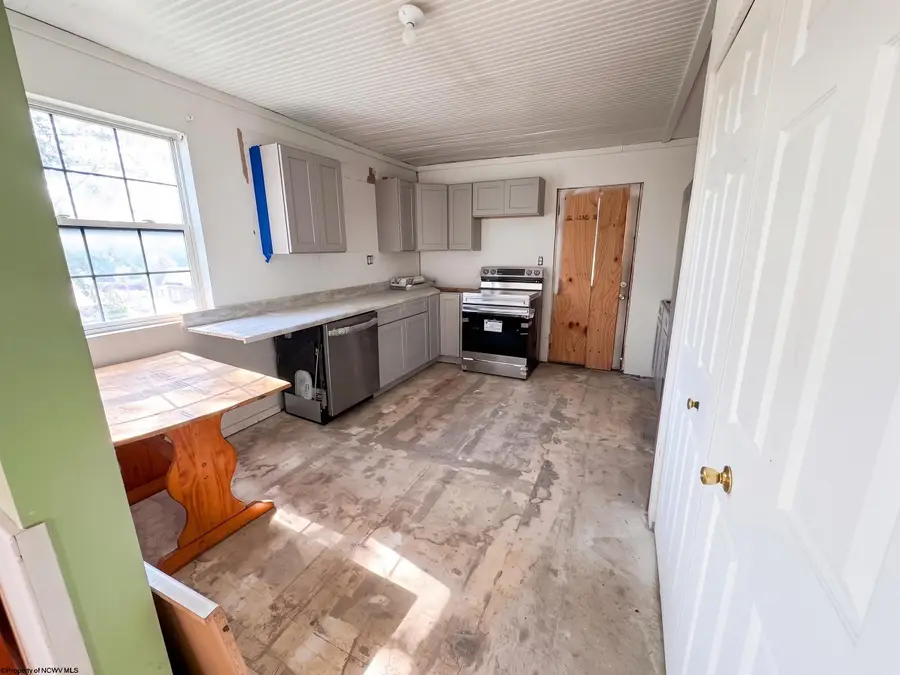 61 Satterfield Street, Rivesville, WV 26588 - #3