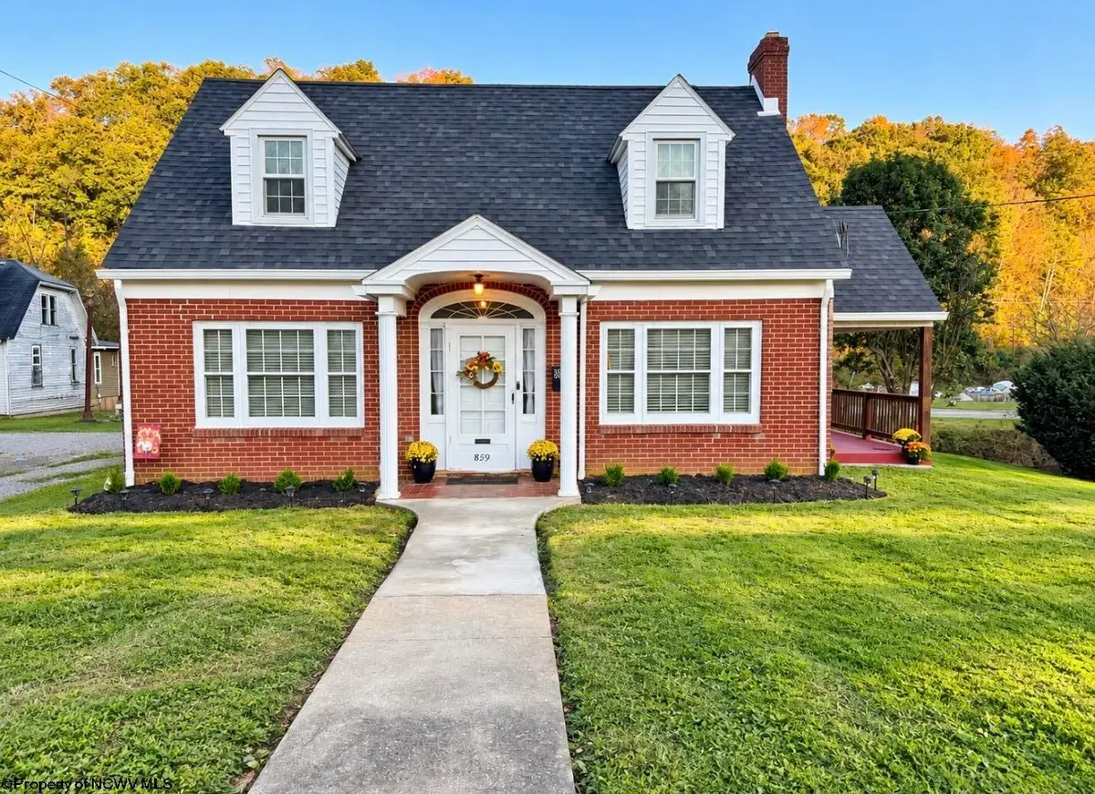 859 Winter Avenue, Weston, WV 26452 - #1