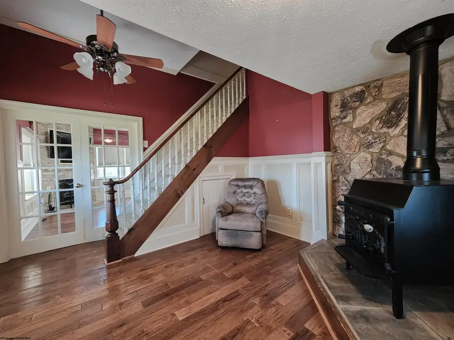 3549 Shinnston Pike, Hepzibah, WV 26369 - #3
