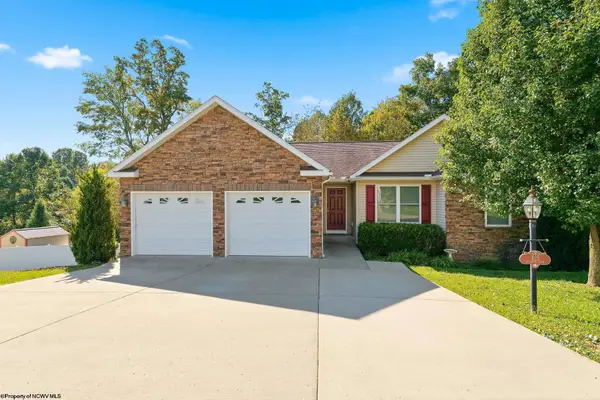 425 Oakmont Court, Maidsville, WV 26541