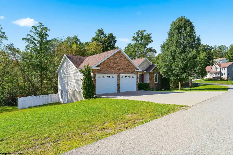 425 Oakmont Court, Maidsville, WV 26541 - #3