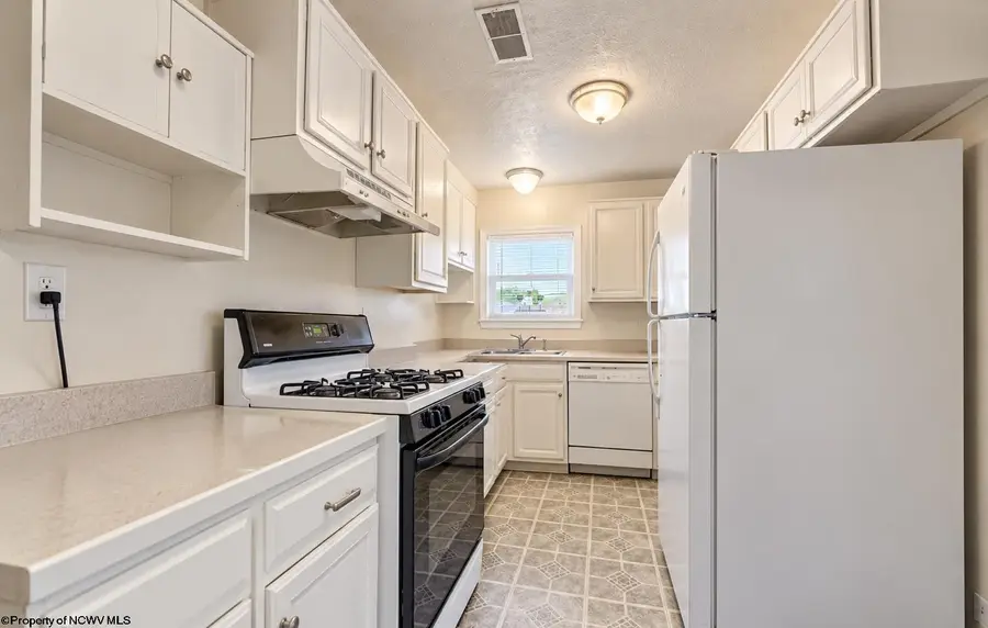 385 Kensington Avenue, Morgantown, WV 26505 - #3