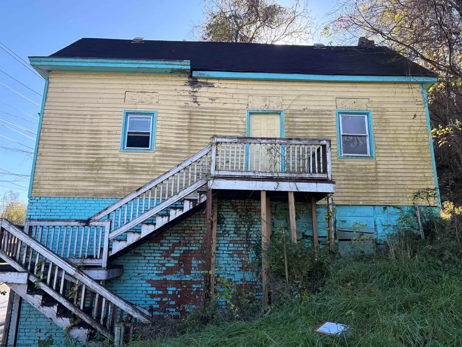 207 Pennsylvania Avenue, Fairmont, WV 26554 - #2