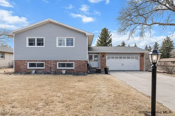 1103 E Carlson St, Cheyenne, WY 82009