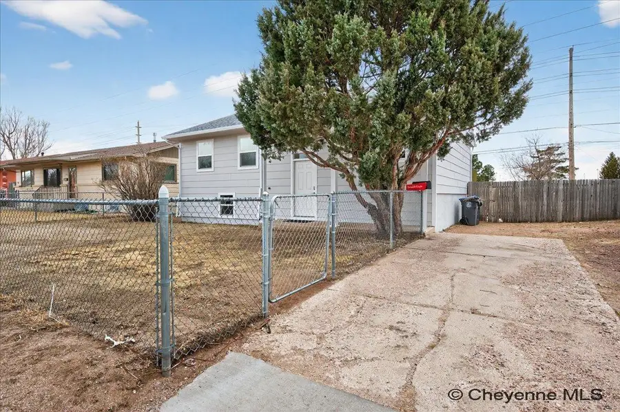 1275 W Jefferson Rd, Cheyenne, WY 82007 - #2