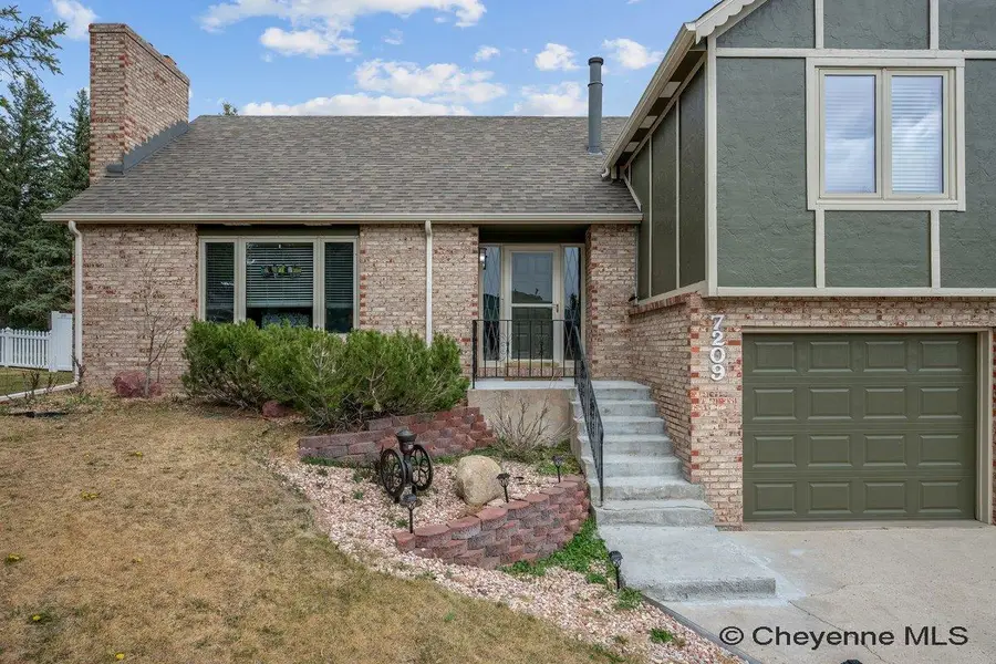 7209 Hawthorne Dr, Cheyenne, WY 82009 - #3